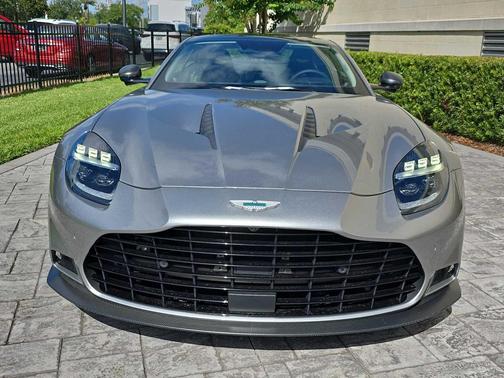 2025 Aston Martin Vanquish V12