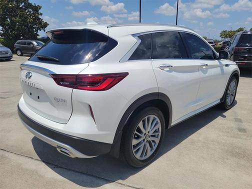 2023 INFINITI QX50 LUXE