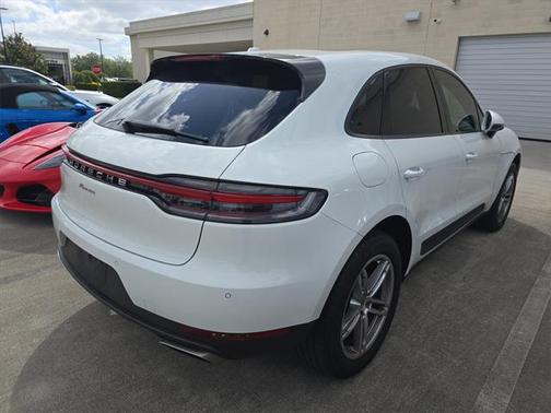 2021 Porsche Macan Base