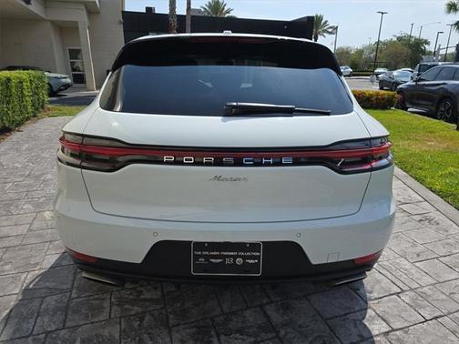 2021 Porsche Macan Base