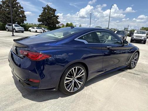 2022 INFINITI Q60 LUXE