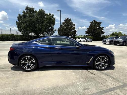 2022 INFINITI Q60 LUXE