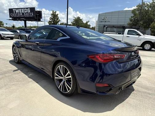 2022 INFINITI Q60 LUXE