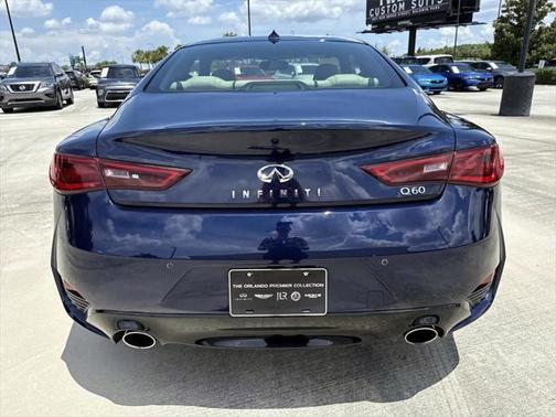 2022 INFINITI Q60 LUXE