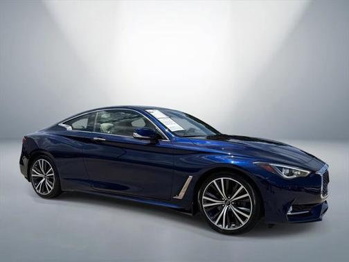 2022 INFINITI Q60 LUXE