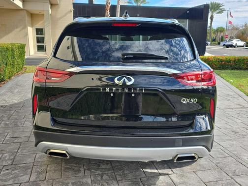 2022 INFINITI QX50 LUXE
