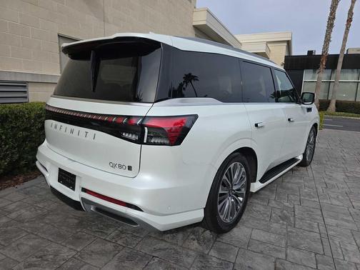 2025 INFINITI QX80 SENSORY AWD
