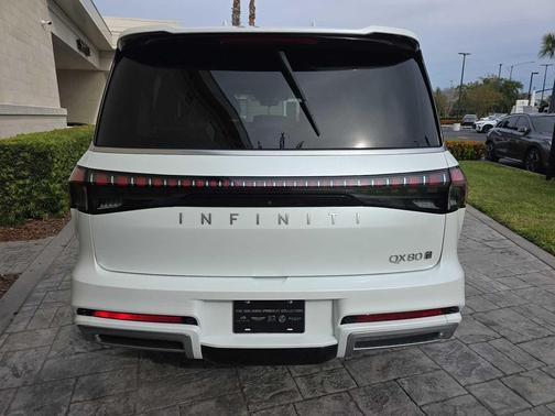 2025 INFINITI QX80 SENSORY AWD