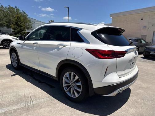 2021 INFINITI QX50 LUXE