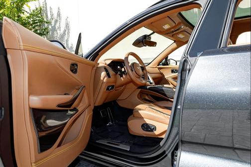 2023 Aston Martin DBX 707