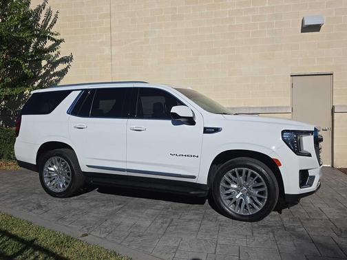 2023 GMC Yukon SLT