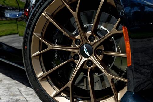 2026 Aston Martin Vantage V8 VANTAGE