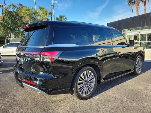 2025 INFINITI QX80 Luxe
