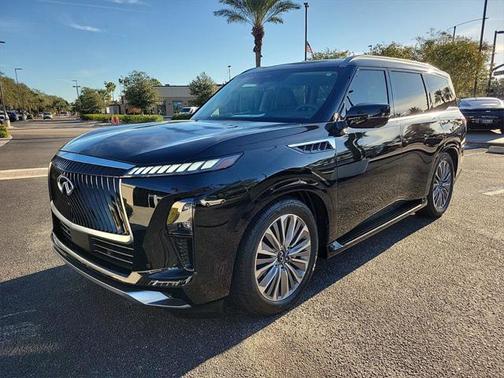 2025 INFINITI QX80 Luxe