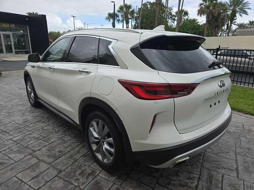 2022 INFINITI QX50 LUXE