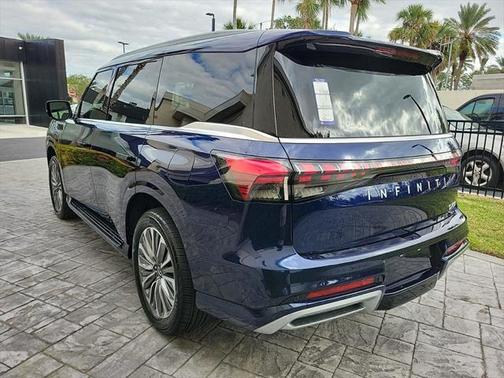 2025 INFINITI QX80 Luxe