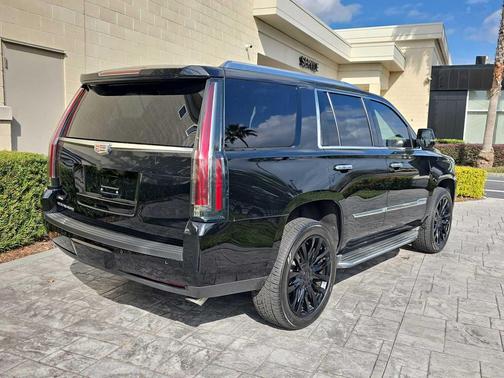 2016 Cadillac Escalade Luxury
