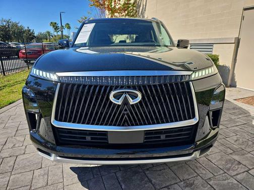 2025 INFINITI QX80 Luxe