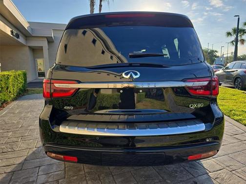 2024 INFINITI QX80 SENSORY AWD