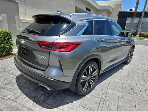 2021 INFINITI QX50 LUXE