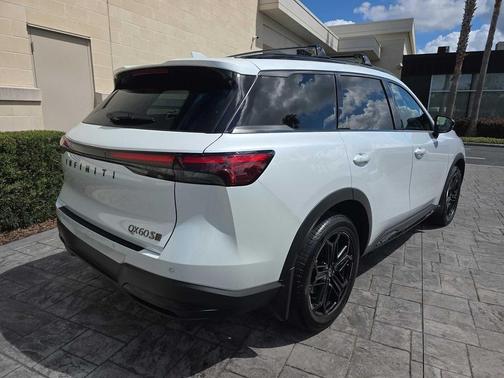 Radiant White 2026 INFINITI QX60 SPORT AWD