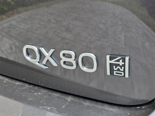 2025 INFINITI QX80 Luxe