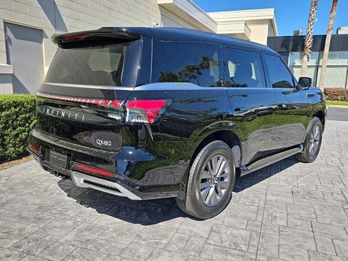 2025 INFINITI QX80 PURE