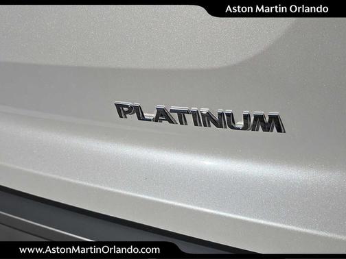 2025 Nissan Pathfinder Platinum FWD
