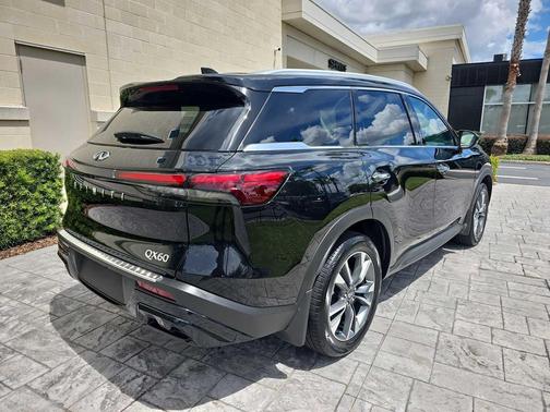 2025 INFINITI QX60 Luxe