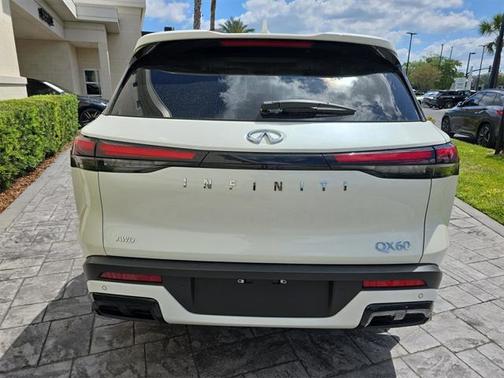 2024 INFINITI QX60 Luxe