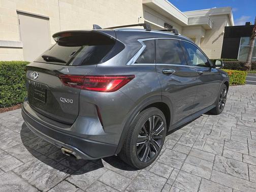 2022 INFINITI QX50 LUXE