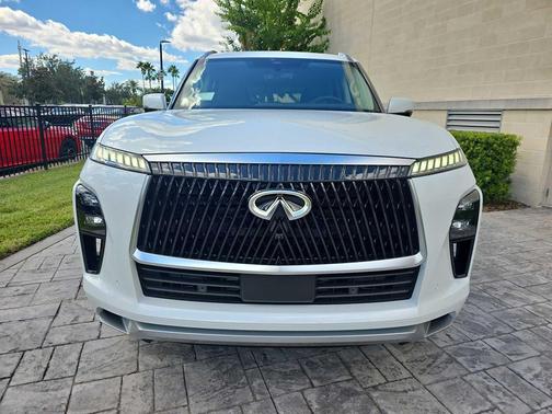 2026 INFINITI QX80 Luxe