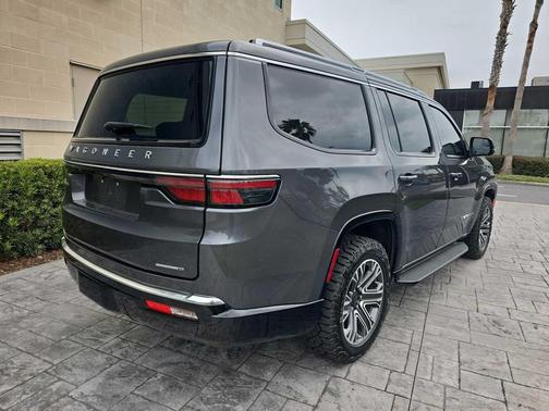Baltic Gray Metallic Clearcoat 2023 Jeep Wagoneer Series II 4x2
