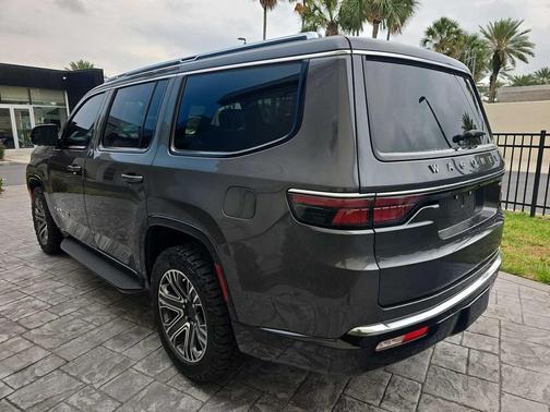 Baltic Gray Metallic Clearcoat 2023 Jeep Wagoneer Series II 4x2