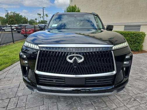 2025 INFINITI QX80 Luxe