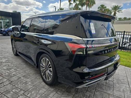 2025 INFINITI QX80 Luxe