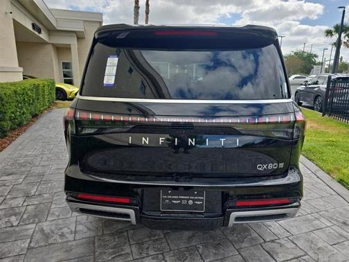 2025 INFINITI QX80 Luxe