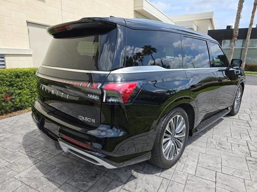 2025 INFINITI QX80 Luxe
