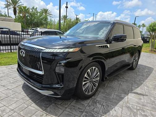2025 INFINITI QX80 Luxe