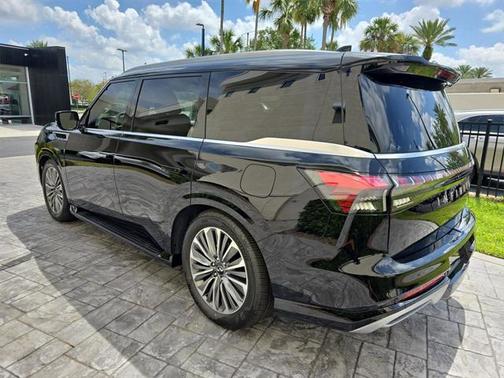 2025 INFINITI QX80 Luxe