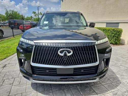 2025 INFINITI QX80 Luxe