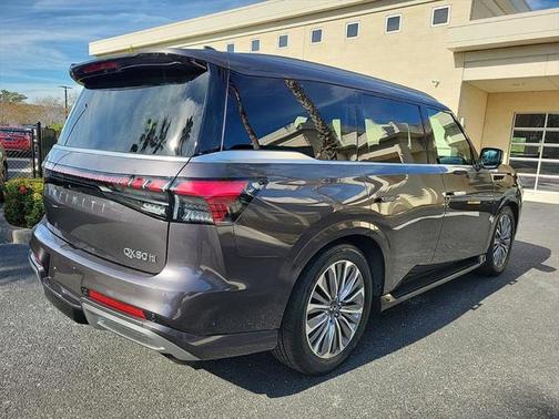 2025 INFINITI QX80 Luxe