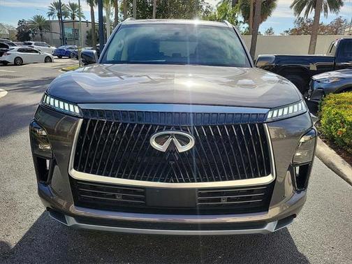 2025 INFINITI QX80 Luxe