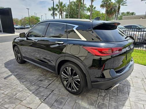 2022 INFINITI QX50 LUXE