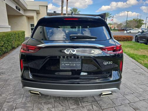 2024 INFINITI QX50 LUXE