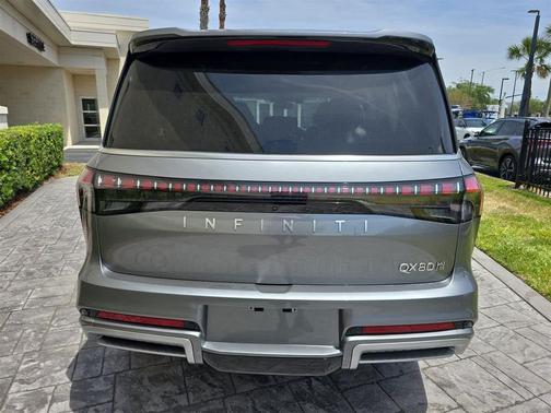 2025 INFINITI QX80 SENSORY AWD