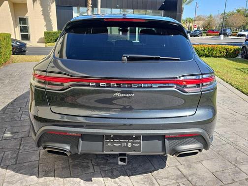 2022 Porsche Macan AWD