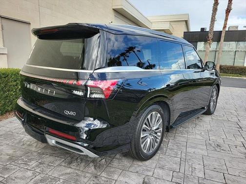 2025 INFINITI QX80 Luxe