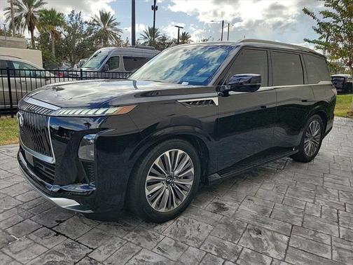 2025 INFINITI QX80 Luxe