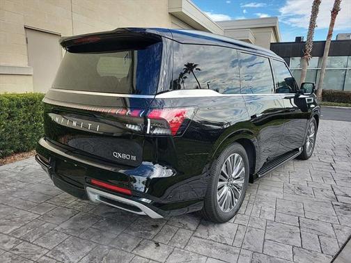 2025 INFINITI QX80 Luxe